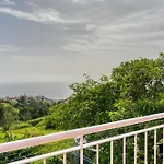 Apartment Cantinho Da Mikaela, A In Madeira *